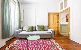 Appartement cosy avec terrasse, accès gare Dijon à pied